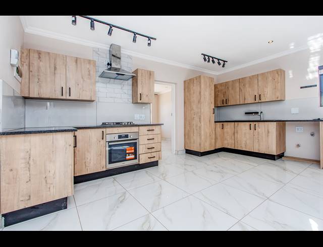 2 BEDROOM FREESTANDING TO LET IN MARLBORO GARDENS